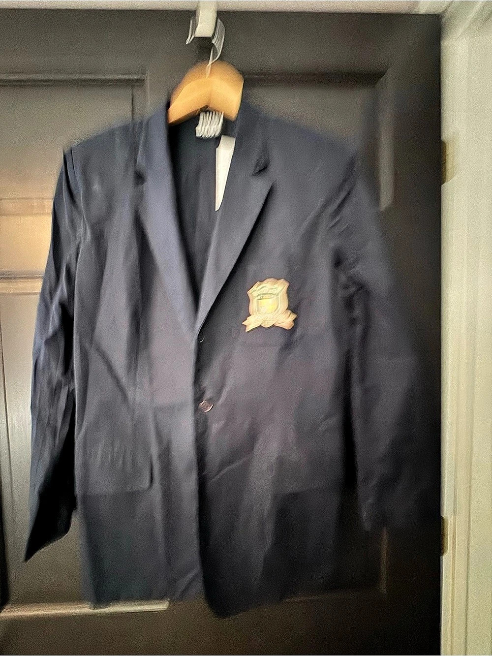 DKNY woman’s Blue Blazer NWT